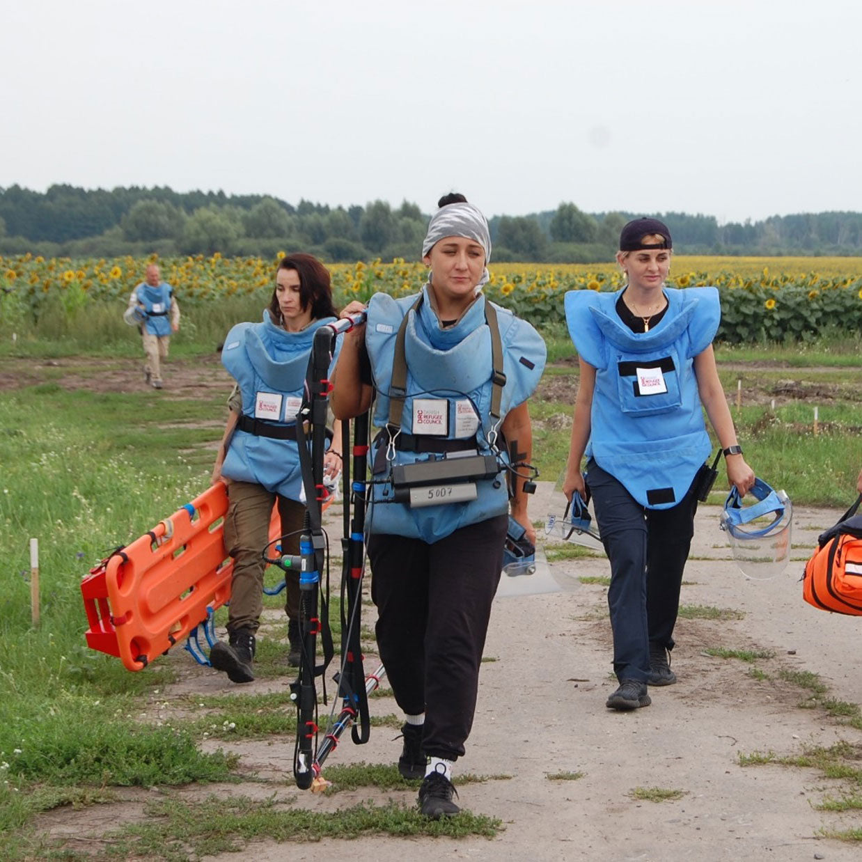 Giv minerydderudstyr